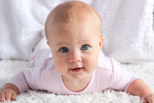 Bébé serein avec la kinésiologue Fanny Le Mouillour